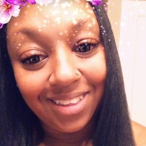 Meet your Posher, Akilah